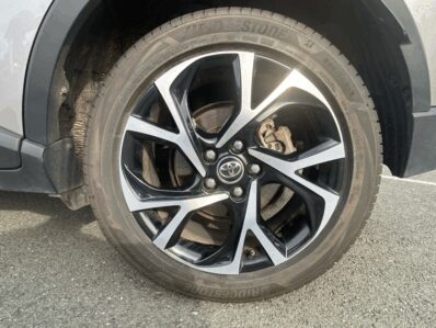 TOYOTA C-HR 122H DESIGN 2WD E-CVT RC18