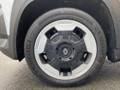 RENAULT 4 II E-TECH ELECTRIQUE 120CH EVOLUTION AUTONOMIE URBAINE