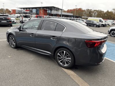 TOYOTA AVENSIS 147 VVT-I LOUNGE CVT