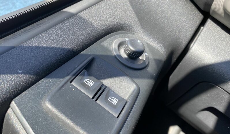 
								RENAULT TRAFIC III COMBI L1 1.6 DCI 125CH ENERGY LIFE 9 PLACES full									