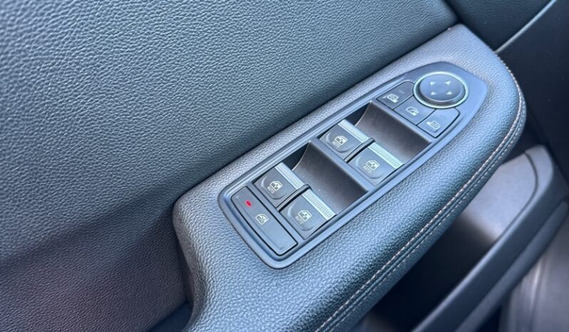 
								RENAULT CLIO V 1.6 E-TECH HYBRIDE 140CH INITIALE PARIS -21N full									