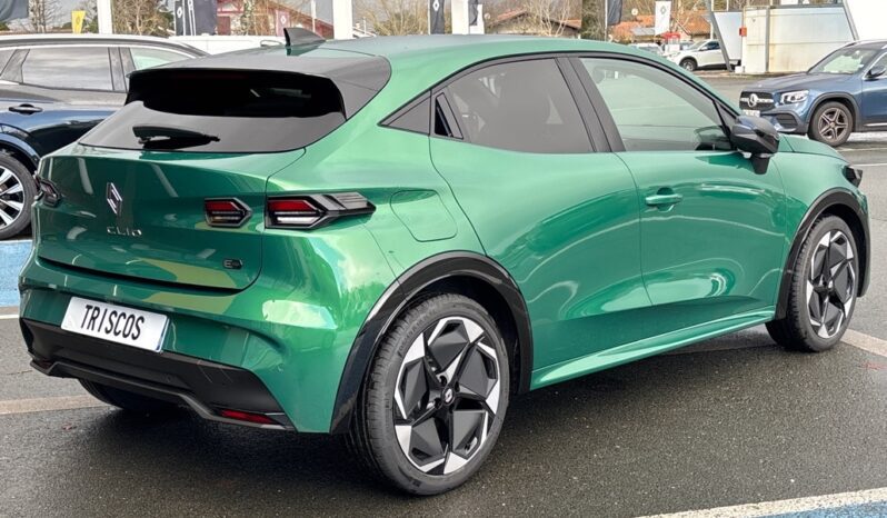 
								RENAULT CLIO VI 1.8 E-TECH 160CH FULL HYBRID TECHNO full									