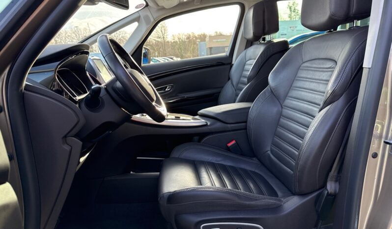 
								RENAULT ESPACE V 1.6 TCE 200CH ENERGY INTENS EDC full									