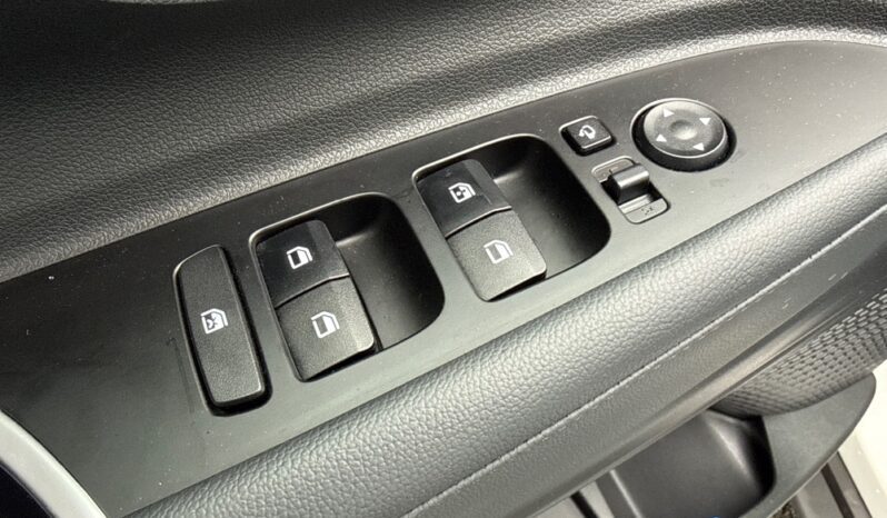 
								HYUNDAI BAYON 1.0 T-GDI 100CH HYBRID 48V INITIA full									