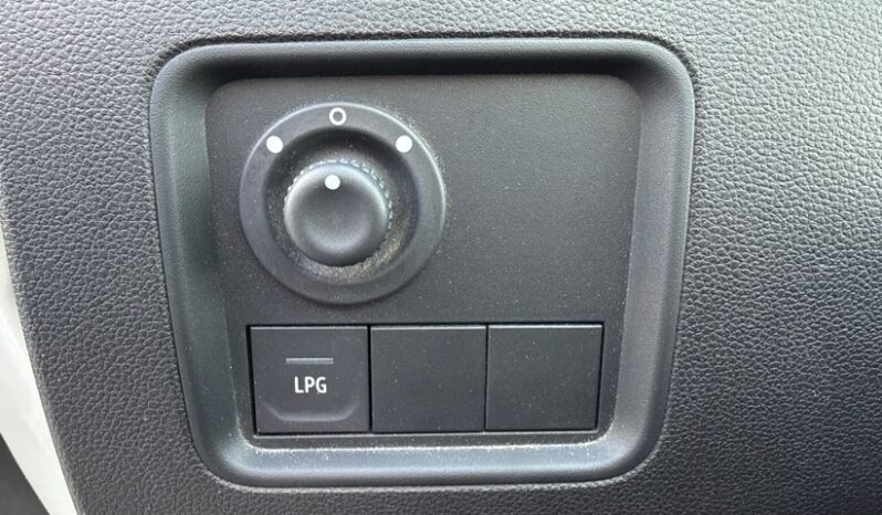 
								DACIA DUSTER 1.0 ECO-G 100CH EXPRESSION 4X2 full									