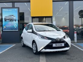 TOYOTA AYGO 1.0 VVT-I 69CH X-PLAY X-SHIFT 5P