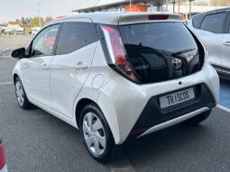 
										TOYOTA AYGO 1.0 VVT-I 69CH X-PLAY X-SHIFT 5P full									