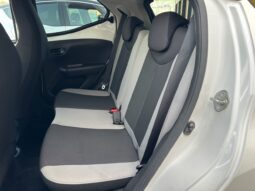 
										TOYOTA AYGO 1.0 VVT-I 69CH X-PLAY X-SHIFT 5P full									