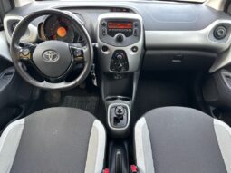 
										TOYOTA AYGO 1.0 VVT-I 69CH X-PLAY X-SHIFT 5P full									