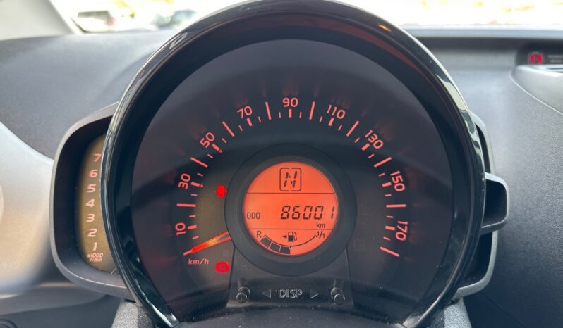 
								TOYOTA AYGO 1.0 VVT-I 69CH X-PLAY X-SHIFT 5P full									