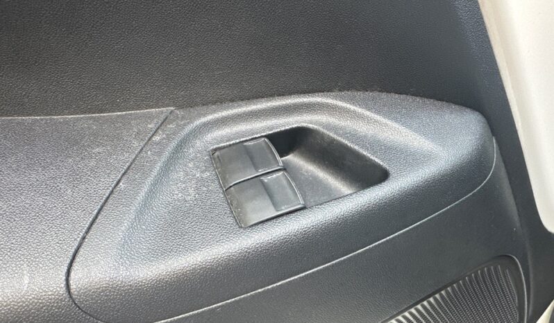 
								TOYOTA AYGO 1.0 VVT-I 69CH X-PLAY X-SHIFT 5P full									