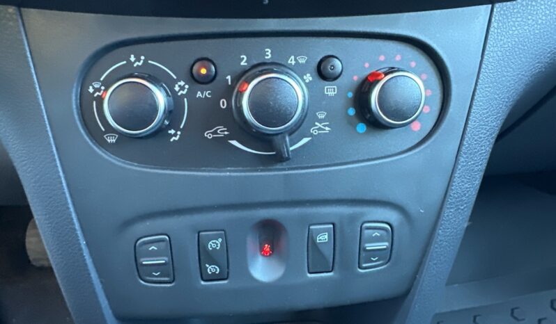 
								DACIA LOGAN MCV 0.9 TCE 90CH STEPWAY – 20 full									