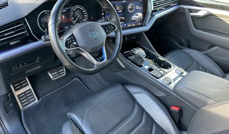 
								VOLKSWAGEN TOUAREG 3.0 TSI EHYBRID 462CH R 4MOTION BVA8 full									