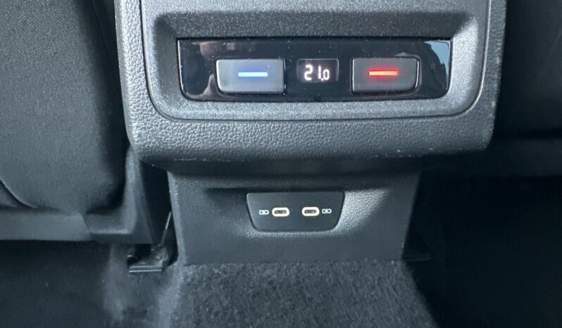 
								VOLKSWAGEN GOLF VIII SW 2.0 TDI SCR 115CH LIFE BUSINESS full									