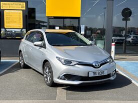 TOYOTA AURIS HSD 136H LOUNGE
