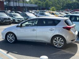 
										TOYOTA AURIS HSD 136H LOUNGE full									