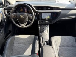 
										TOYOTA AURIS HSD 136H LOUNGE full									