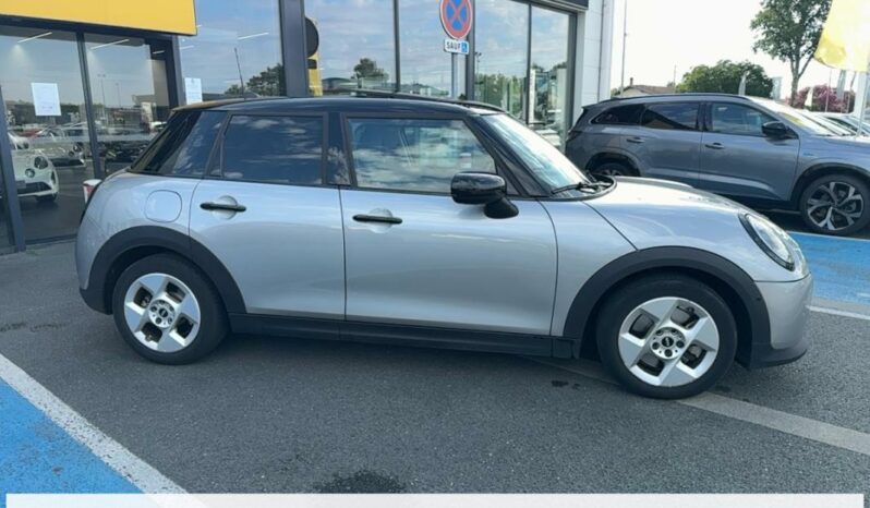 
								Mini Mini IV Cooper Essential 156ch DKG7 (F65) 5 PORTES full									