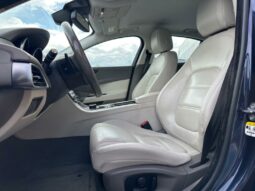 
										Jaguar XE 2.0D 180ch Prestige Auto full									