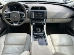 
										Jaguar XE 2.0D 180ch Prestige Auto full									