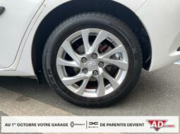 
										Toyota Auris (2) 1.2T Dynamic (new2015) 5 portes (mai 2015) (co2 112) full									