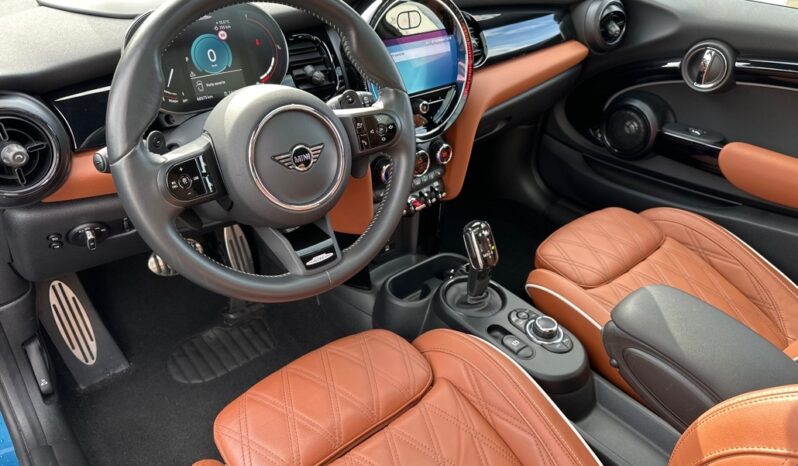 
								Mini Mini IV John Cooper Works Premium Plus 231 BVA8 full									