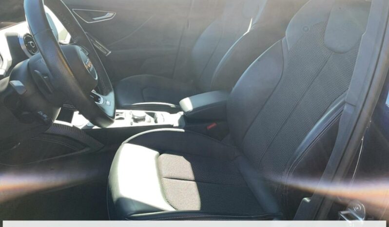 
								Audi SQ2 50 TFSI 300 full									