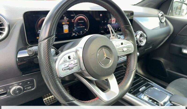 
								Mercedes Classe B 200 AMG Line 7G-DCT full									
