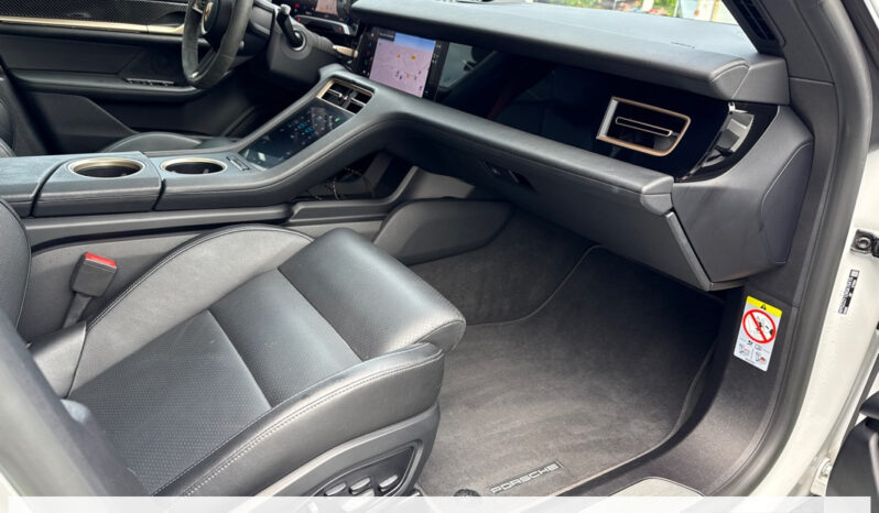 
								Porsche taycan 93KWH SPORT TURISMO BATTERIE PERFORMANCE + AUTO full									