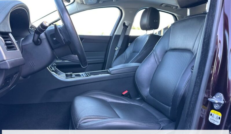 
								Jaguar XF II 2.0D 163PS E-PERFORMANCE PRESTIGE AUTO full									