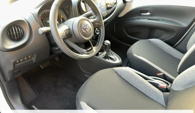 
								Toyota aygo x 1.0 VVT-i 72 Dynamic S-CVT full									