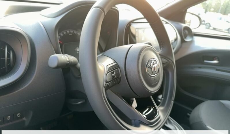 
								Toyota aygo x 1.0 VVT-i 72 Dynamic S-CVT full									