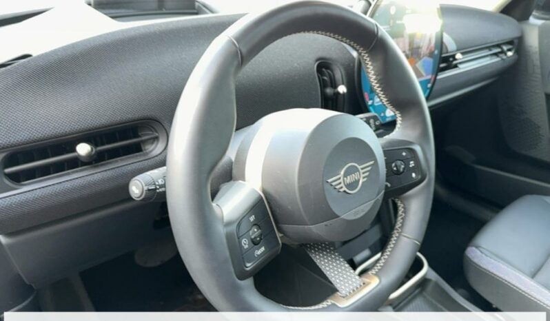 
								Mini Mini IV Cooper Essential 156ch DKG7 (F65) 5 PORTES full									