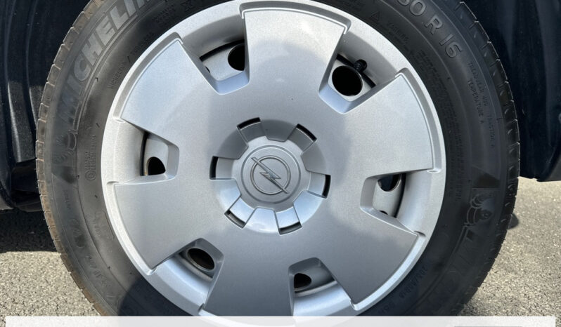 
								Opel Combo IV Taille XL 950kg BlueHDi 130 S&S EAT8 full									