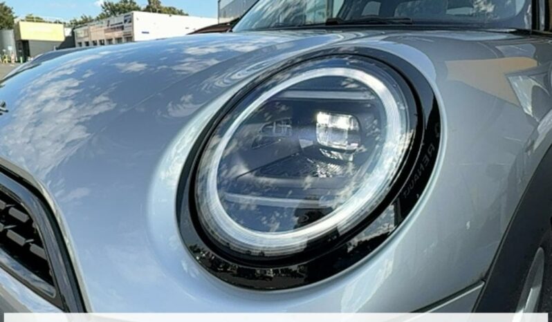 
								Mini Mini IV Cooper Essential 156ch DKG7 (F65) 5 PORTES full									