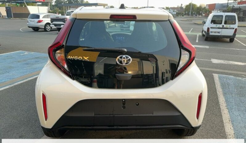 
								Toyota aygo x 1.0 VVT-i 72 Dynamic S-CVT full									