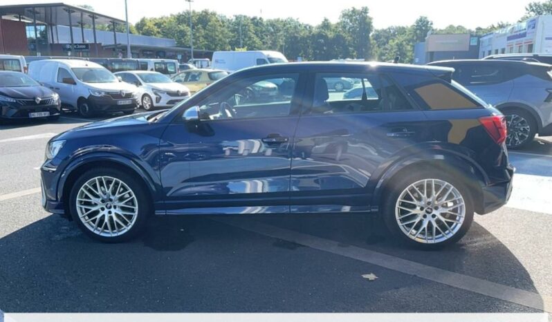 
								Audi SQ2 50 TFSI 300 full									