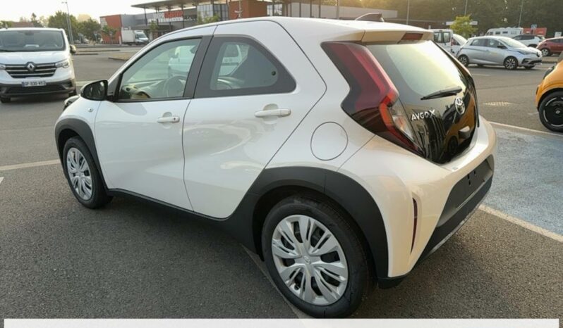 
								Toyota aygo x 1.0 VVT-i 72 Dynamic S-CVT full									