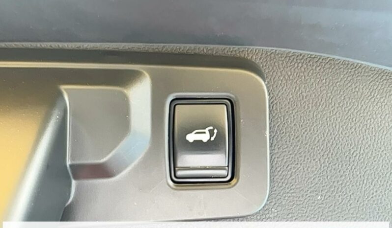 
								Renault Austral TECHNO E-TECH HYBRIDE 200 full									