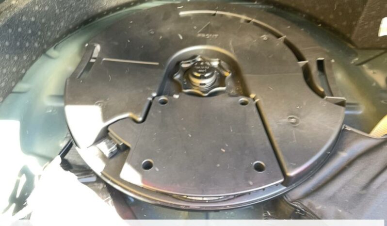 
								Audi SQ2 50 TFSI 300 full									
