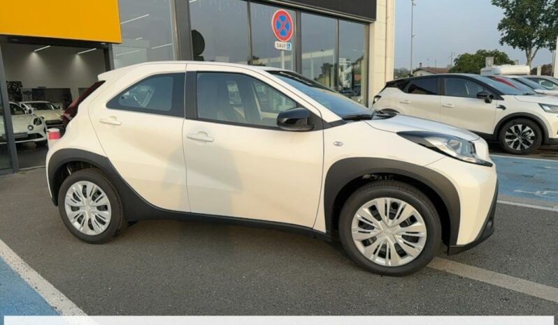 
								Toyota aygo x 1.0 VVT-i 72 Dynamic S-CVT full									