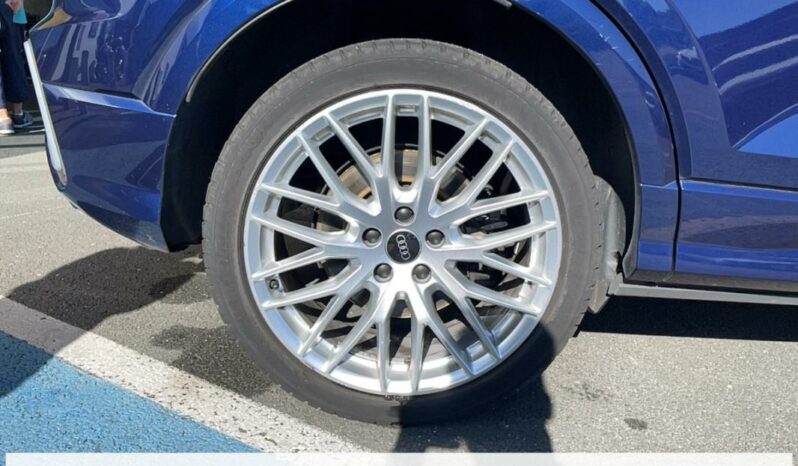 
								Audi SQ2 50 TFSI 300 full									
