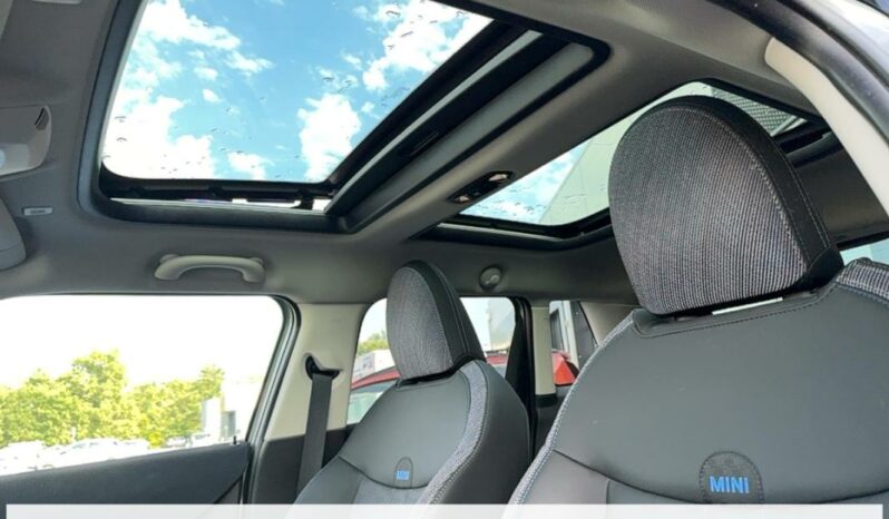 
								Mini Mini IV Cooper Essential 156ch DKG7 (F65) 5 PORTES full									