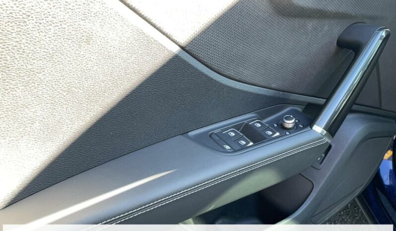 
								Audi SQ2 50 TFSI 300 full									