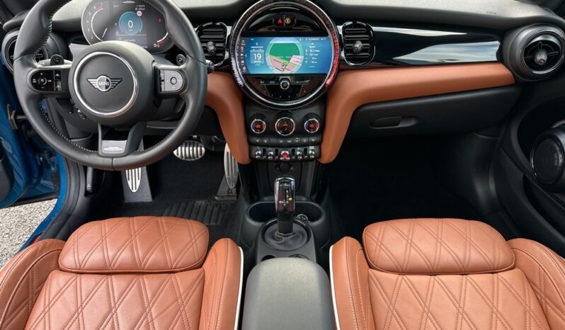 
								Mini Mini IV John Cooper Works Premium Plus 231 BVA8 full									