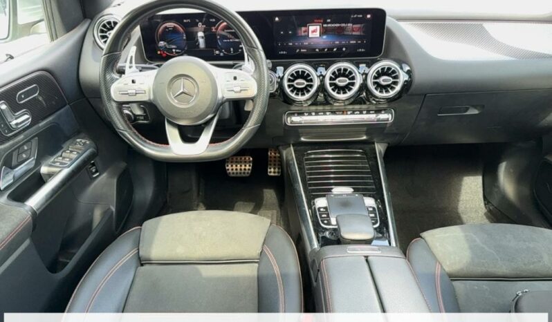 
								Mercedes Classe B 200 AMG Line 7G-DCT full									