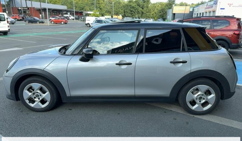 
								Mini Mini IV Cooper Essential 156ch DKG7 (F65) 5 PORTES full									