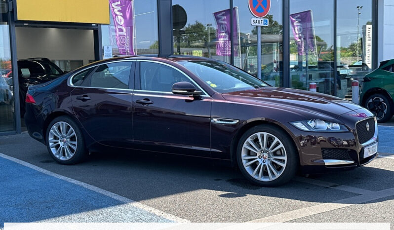 
								Jaguar XF II 2.0D 163PS E-PERFORMANCE PRESTIGE AUTO full									