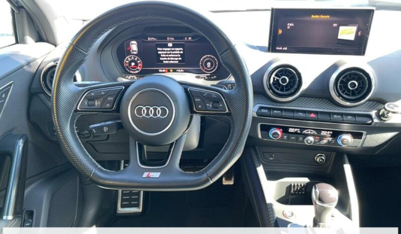 
								Audi SQ2 50 TFSI 300 full									