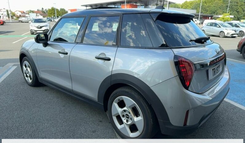 
								Mini Mini IV Cooper Essential 156ch DKG7 (F65) 5 PORTES full									
